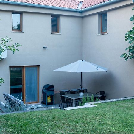 205 Dekani Exteriör bild